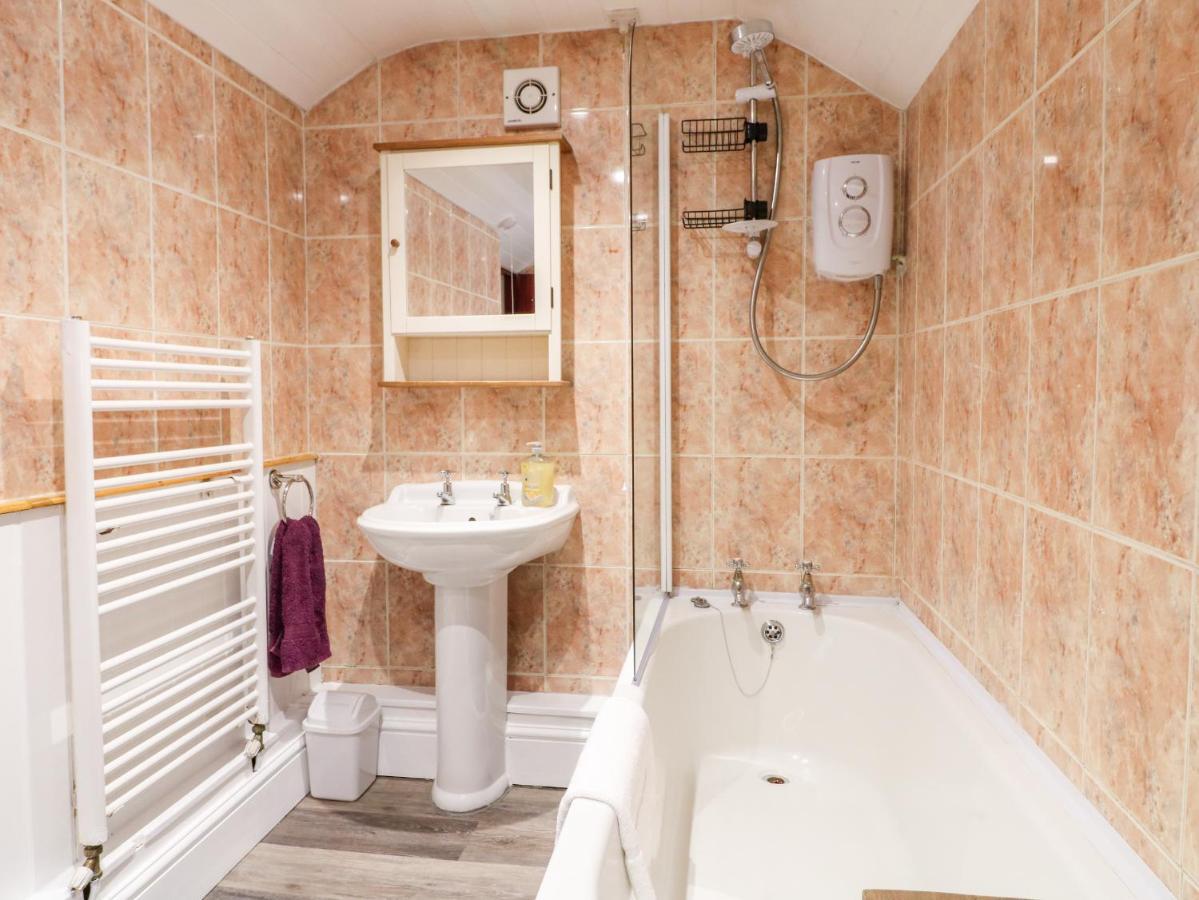 13 The Square Villa Oakamoor Esterno foto
